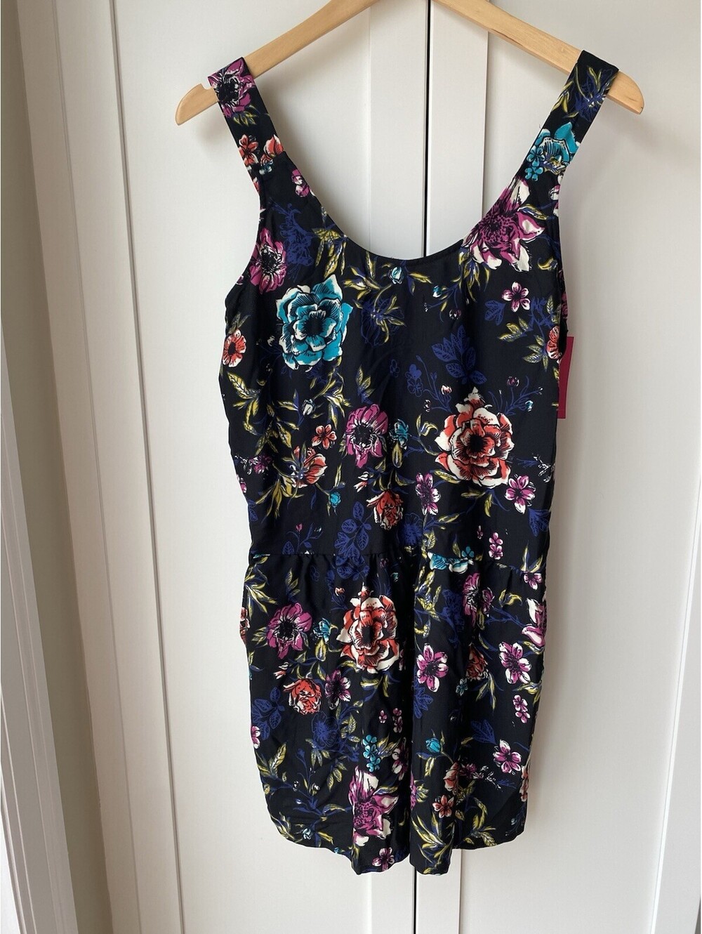 NWT Xhilaration One Piece Romper Women Size Large Floral Back Zip